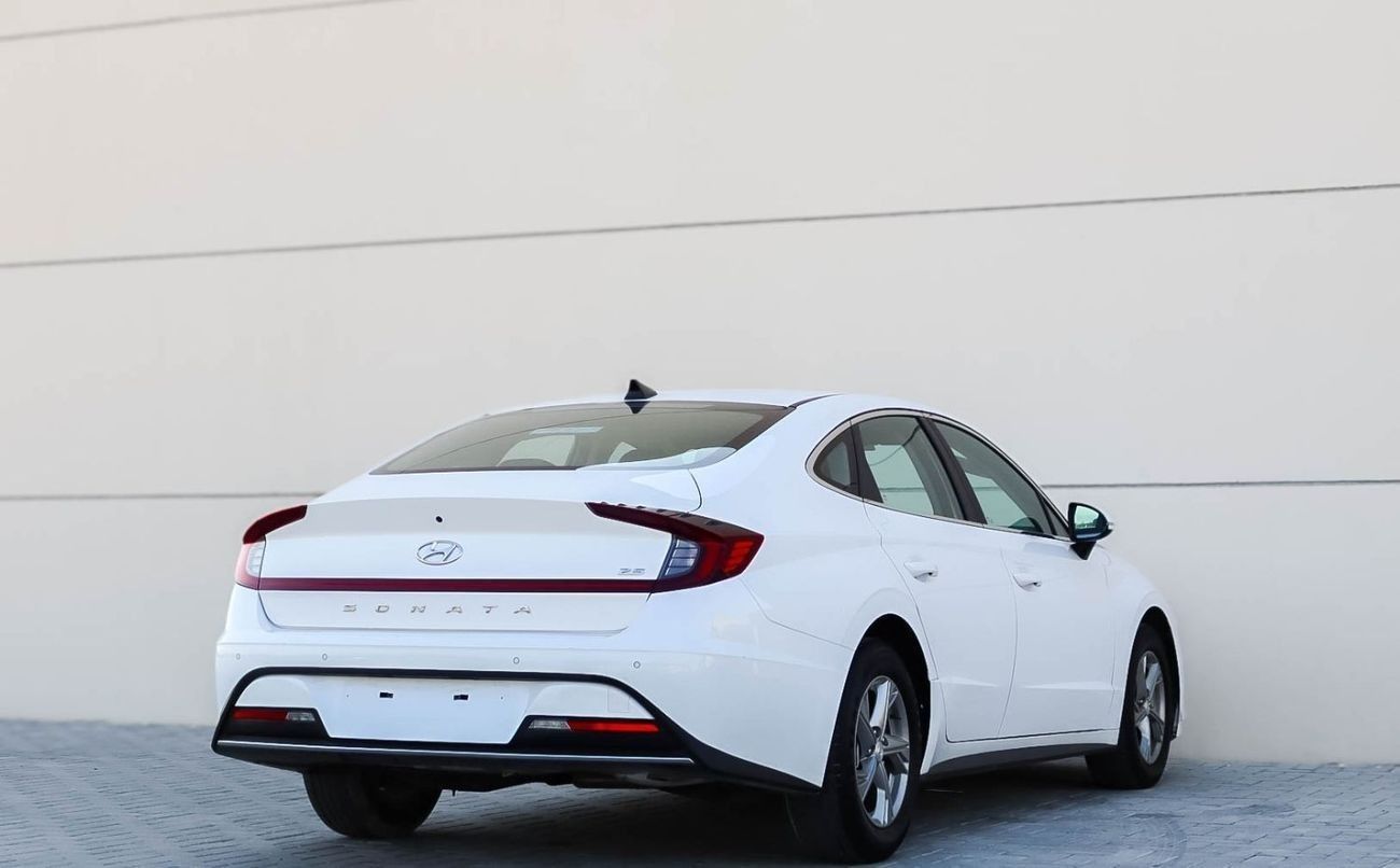 Hyundai Sonata Smart 2.5L Hyundai Sonata 2023 GCC accident-free in excellent condition 1042 P.M