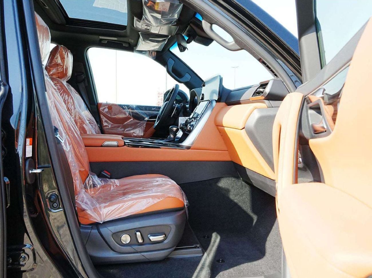 لكزس LX 600 VIP لكزس LX600 VIP موديل 2026، جنوط مقاس 22 بوصة