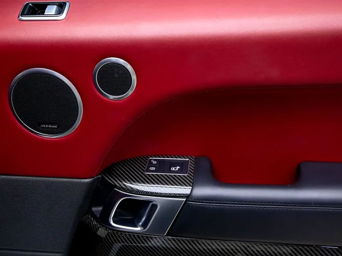 Land Rover Range Rover Sport SVR 5.0L (575 HP) 4WD