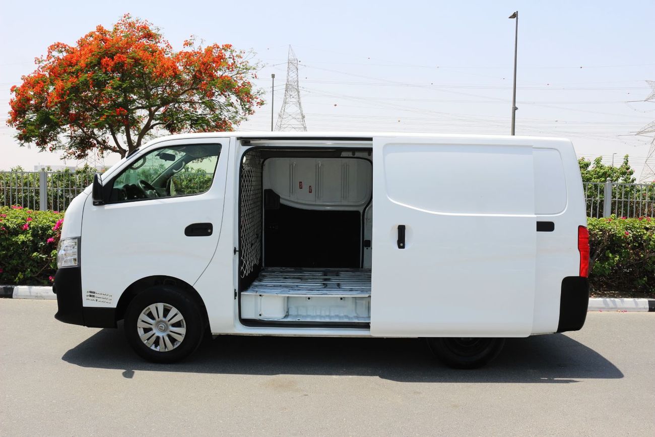 نيسان أورفان NISSAN URVAN 2021 GCC MANUAL GEAR DELIVERY VAN    Panel Van High Roof 2.5L M/T Petrol