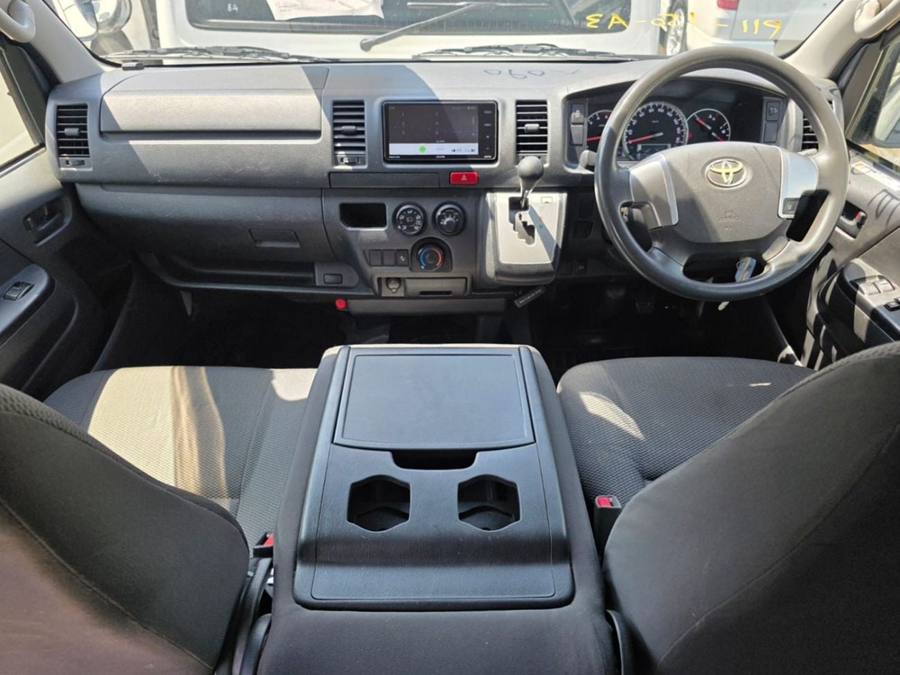 تويوتا هاياس TOYOTA HIACE VAN RHD 2019 MODEL 2.8 L DIESEL AUTOMATIC(PM05162)