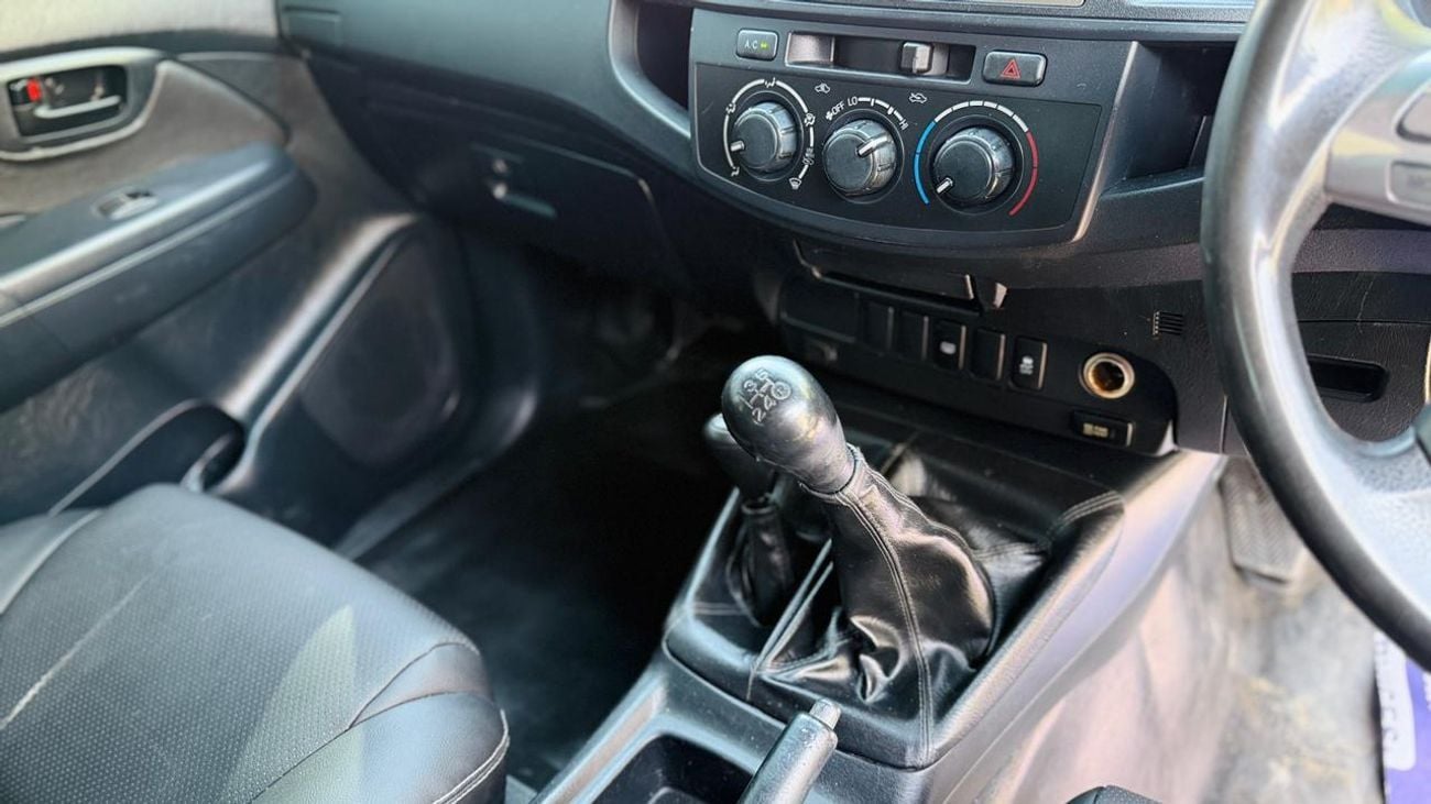 تويوتا هيلوكس 2015 | 3.0L DIESEL | MANUAL TRANSMISSION | BULL BAR WITH HEAVY FOCUSED LED LIGHTS | GTK 4X4 SPORTS B