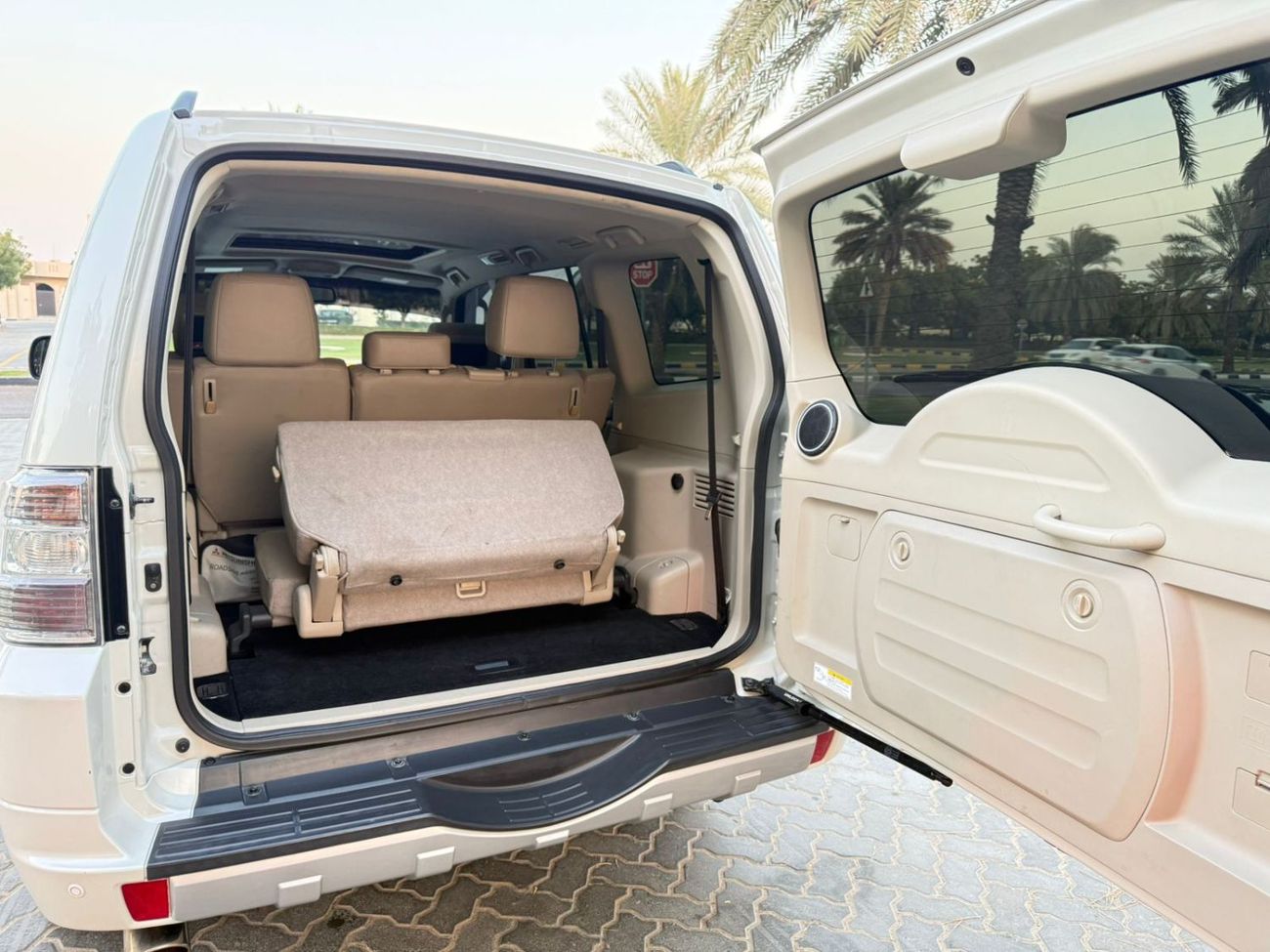 ميتسوبيشي باجيرو GLS Highline 3.8L (243 HP)