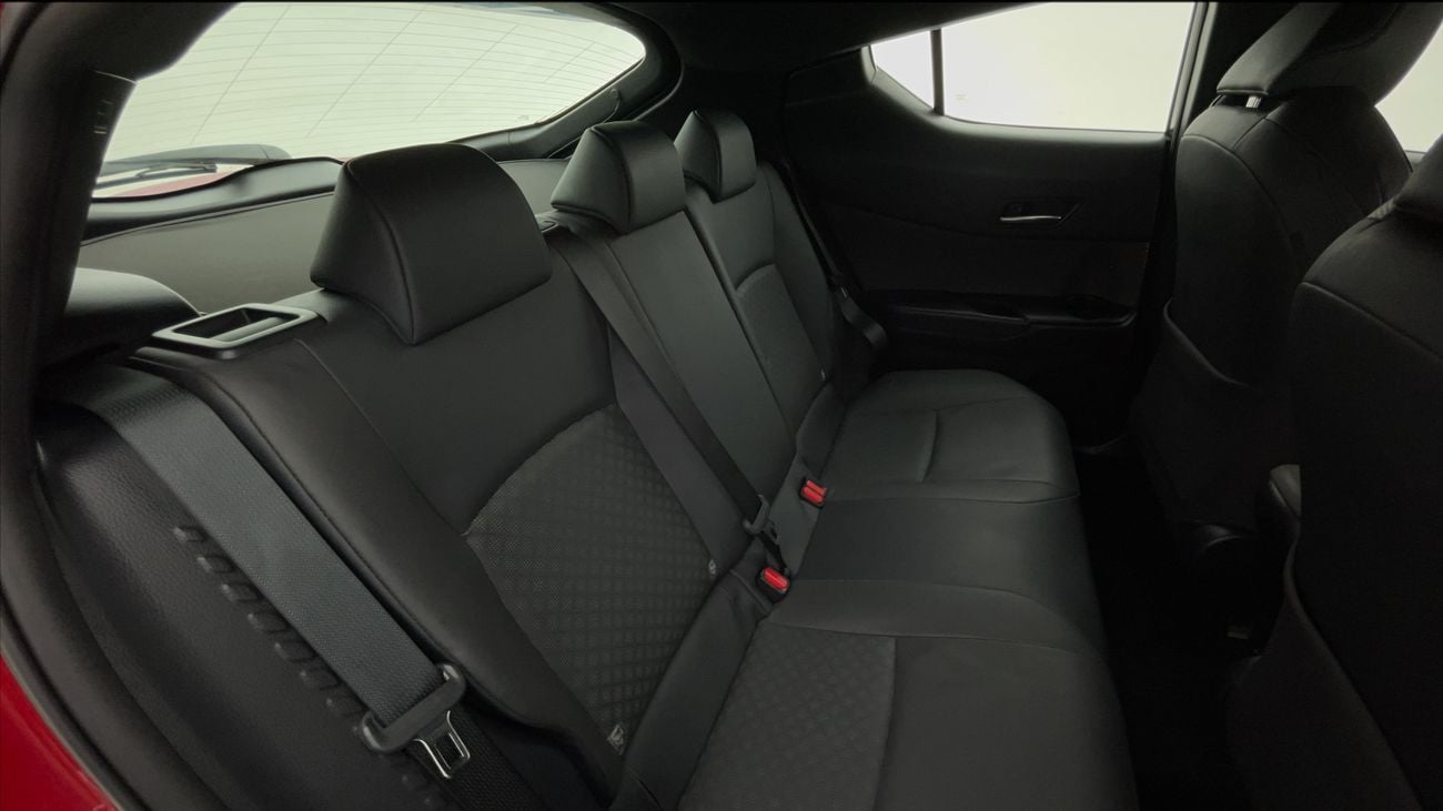 تويوتا CHR VX 1.8 | بدون دفعة مقدمة | اختبار القيادة في المنزل