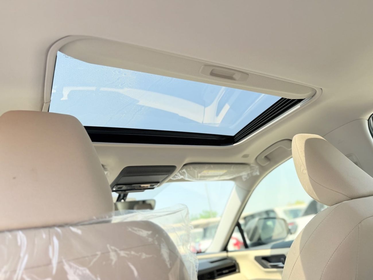 تويوتا راف ٤ XLE * الموديل: تويوتا RAV4 2026 * المحرك: 2.0 لتر بنزين * نوع الوقود: بنزين - يورو 4 * نظام الدفع: دفع ر