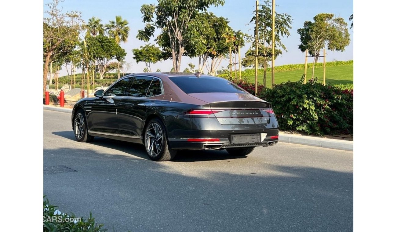 Hyundai Genesis G 90