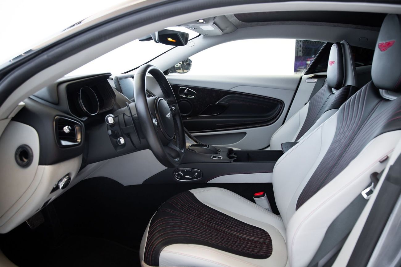 Aston Martin DB11 Std