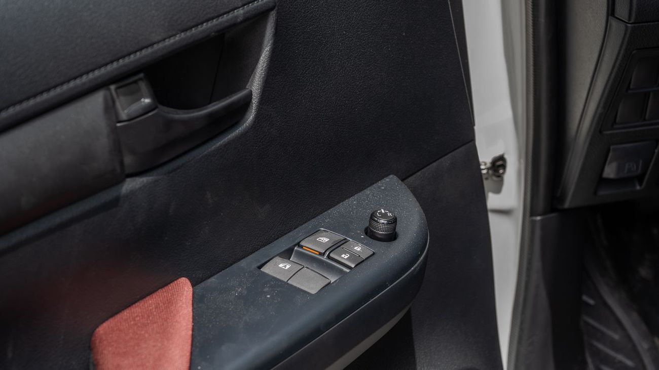 تويوتا هيلوكس TOYOTA HILUX 2.4 SINGLE CABIN BASIC 4X4 MT -2026YM