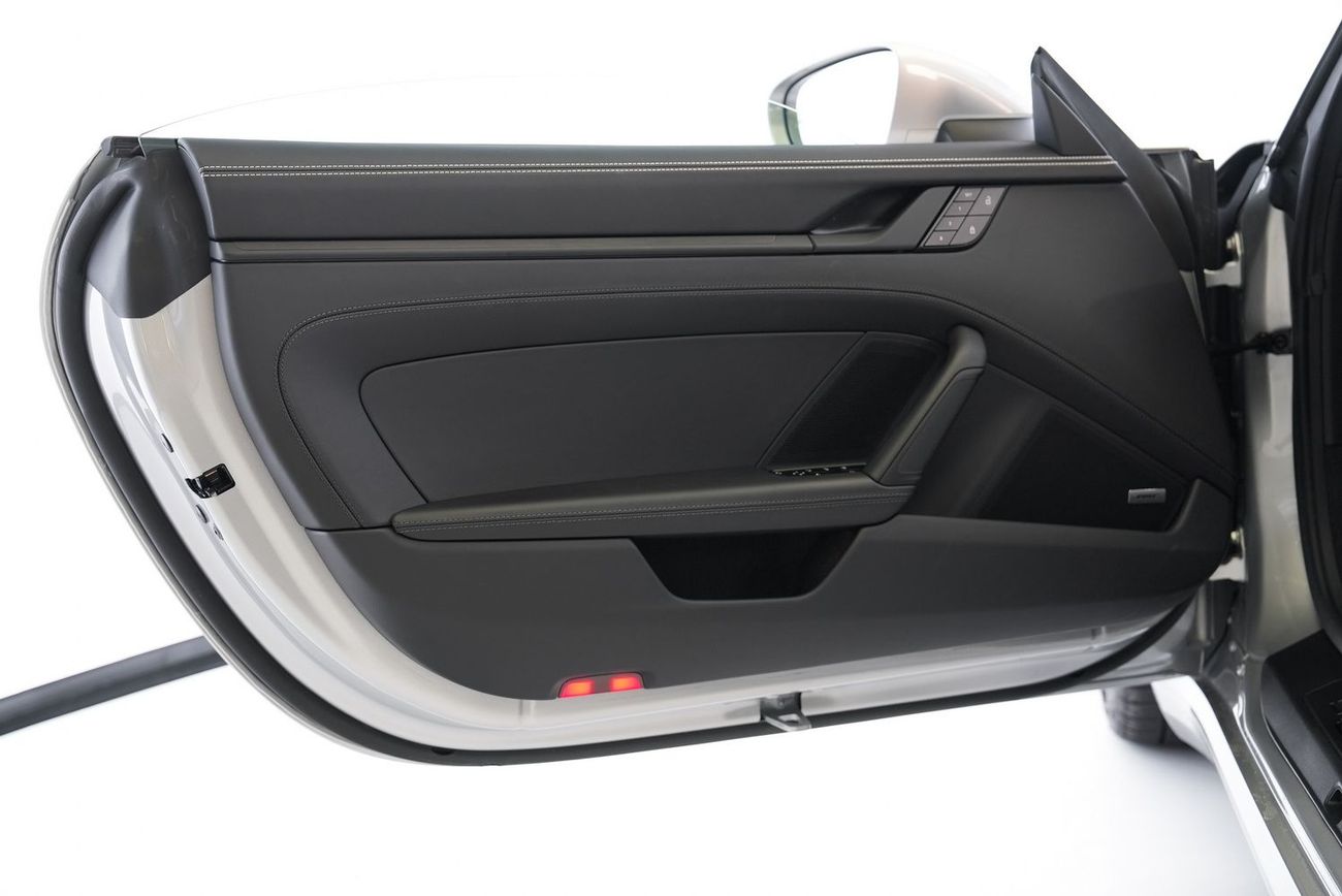 Porsche 911 Carrera GTS 3.0L (450 HP) Convertible