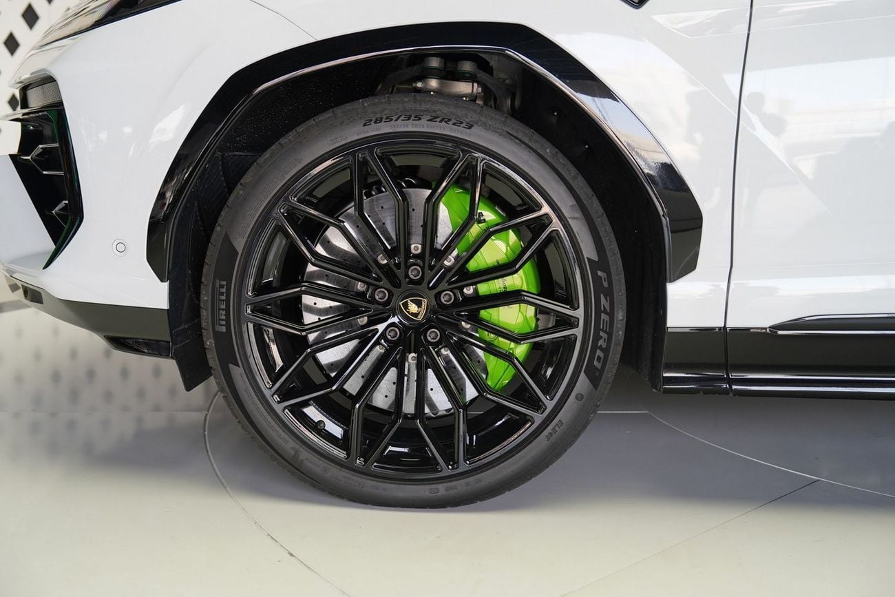 لامبورغيني اوروس STD SE 4.0T V8