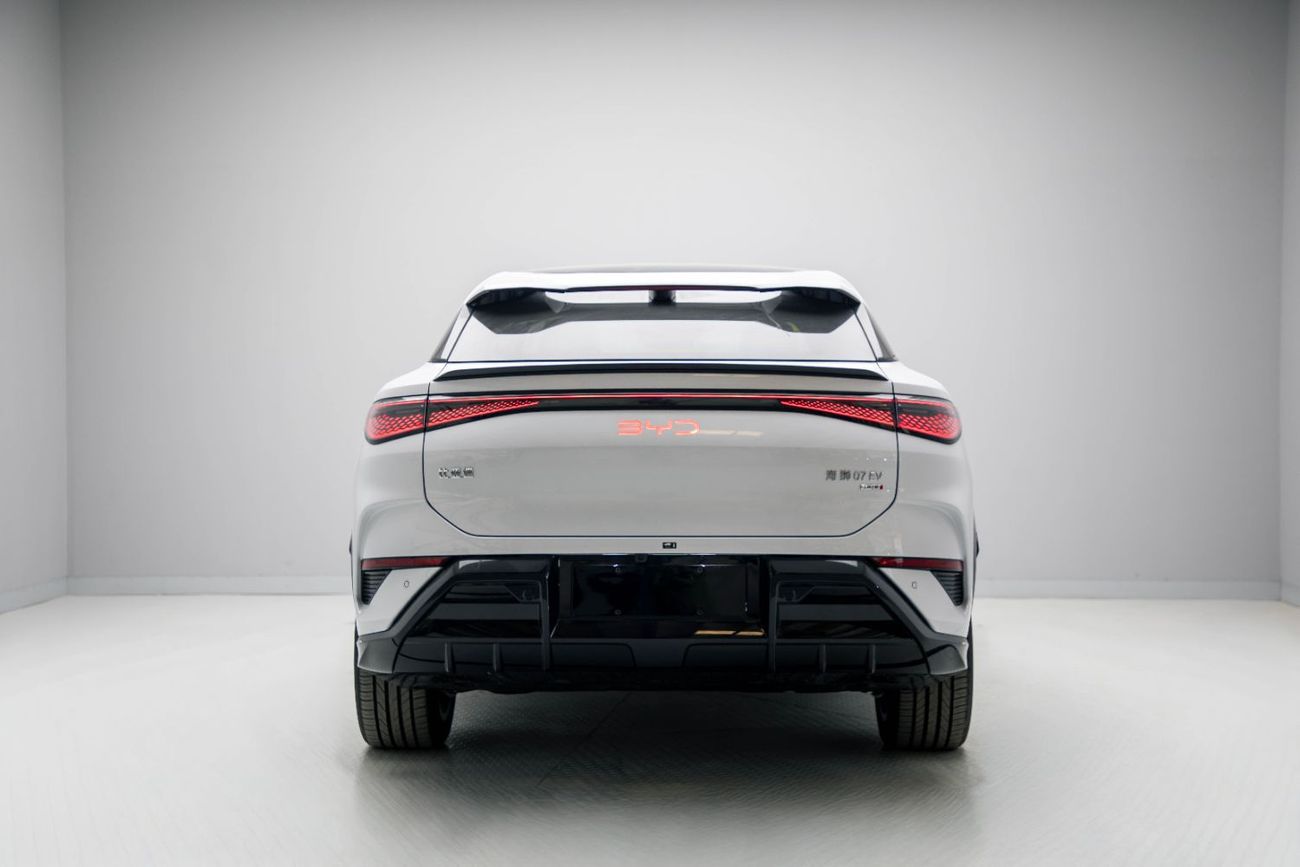 BYD Sealion 7 RWD Intelligent Driving - White Inside Black | Export Only