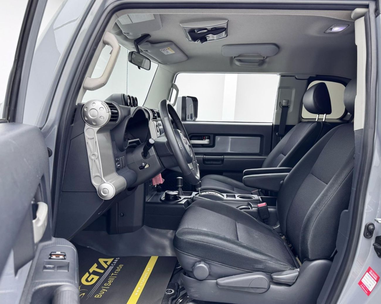 Toyota FJ Cruiser GXR 4.0L A/T 2019 Toyota FJ Cruiser GXR, 1 Year Warranty, Full Service History, GCC