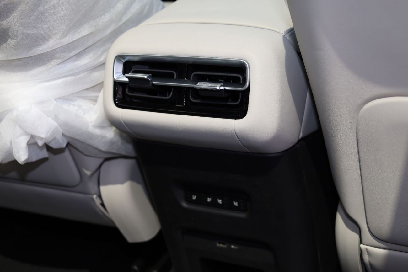 بي واي دي تانغ ل BYD TANG L HYBRID DMI 215KM LIDAR FLAGSHIP EDITION 2025