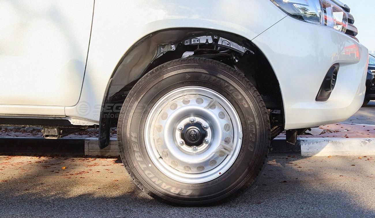 Toyota Hilux DC . 2.7L . Petrol . 4WD . 6-Speed Automatic . 5 Seats . 4 Doors For Export