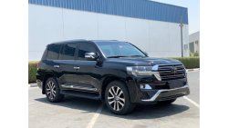 Toyota Land Cruiser VXR 5.7 L "Black Edition" 2018 / GCC Spec