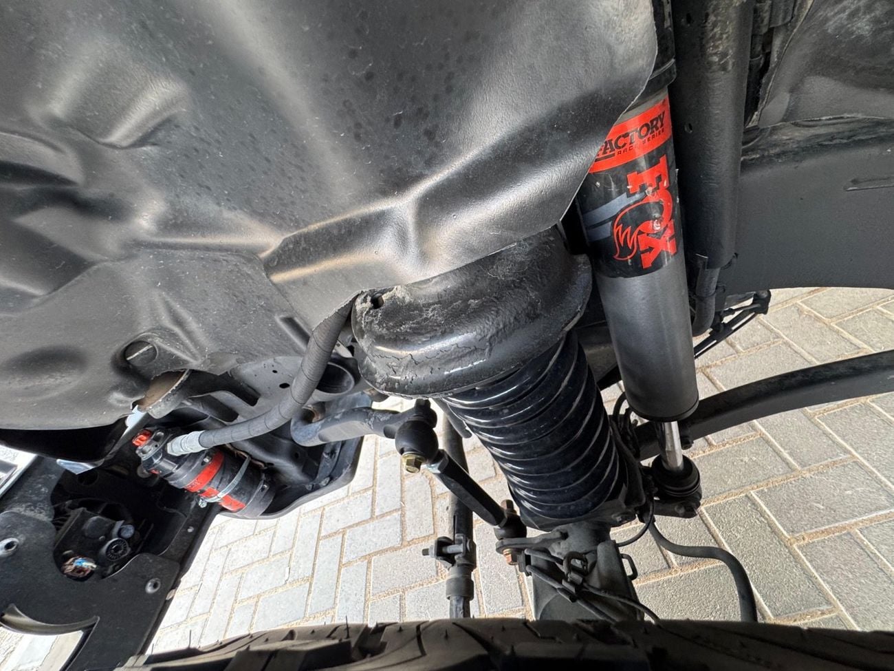 جيب رانجلر 392 / V8 6.4L / FOX ADJUSTABLE SUSPENSION / VARIABLE EXHAUST / ELECTRIC SIDE STEPS / DEFLOCK /