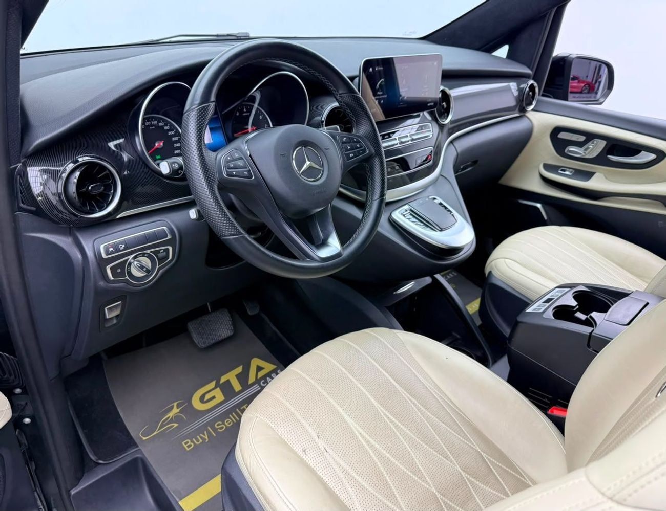 Mercedes Benz V 250 2022 Mercedes Benz V250 Falcon Edition, 2027 MB Service Pack, Full MB Service History, GCC