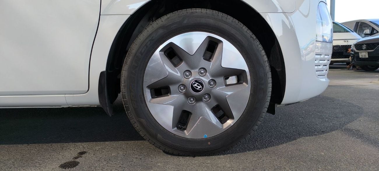 هيونداي ستاريا STARIA 2.2L DIESEL 11 SEATER PRESTIGE