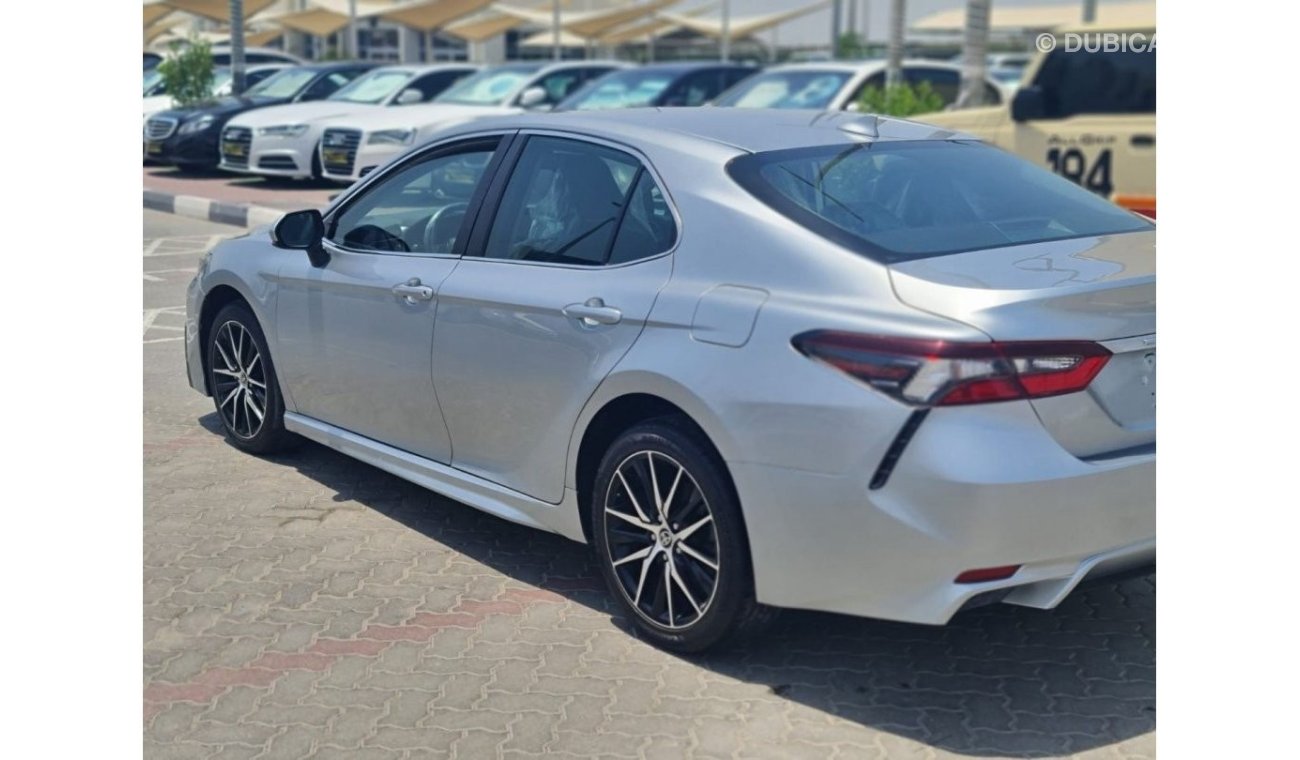 Toyota Camry SE