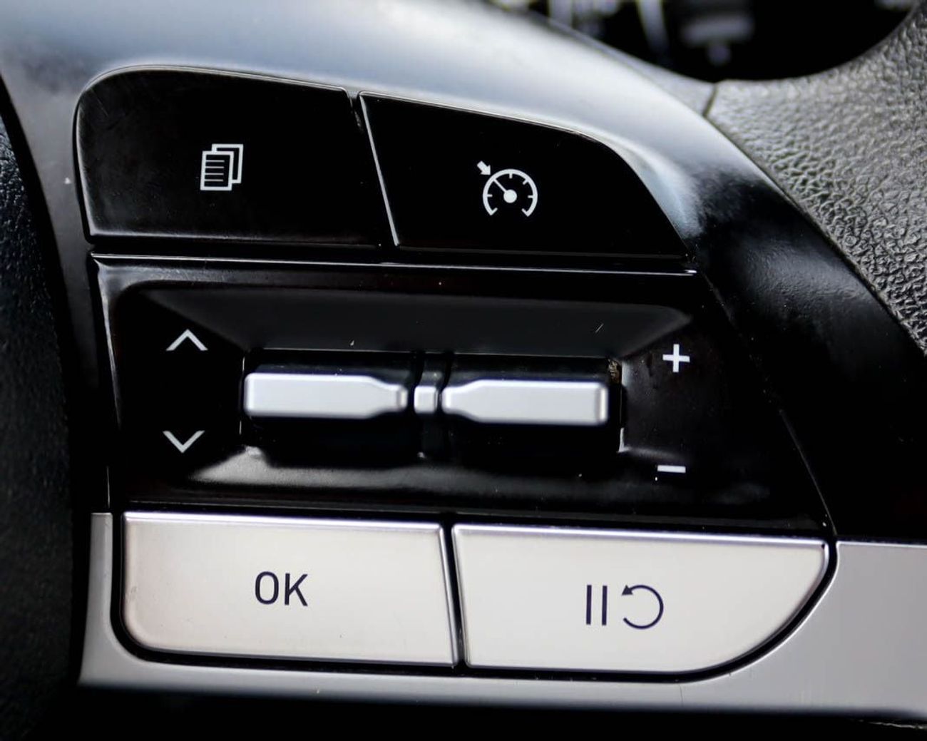 هيونداي إلانترا Smart 1.6L Hyundai Elantra 2021 GCC 1.6 L accident-free,  in excellent condition, 769 P.M