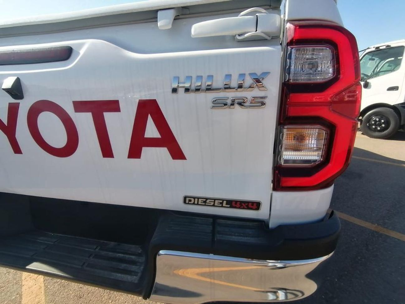 تويوتا هيلوكس Toyota Hilux SR5 2.4L 4*4 Diesel 2025