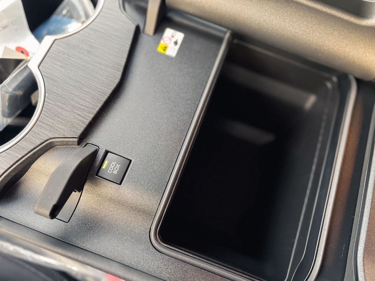 Toyota Land Cruiser 3.5T VXR Hybrid EXPORT PRICE - 2025 LC300 3.5L VXR Hybrid (Highest Spec - Oman)