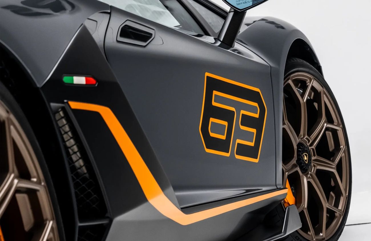 لامبورغيني أفينتادور 6.5L 12 Cylinder Naturally Aspirated Engine