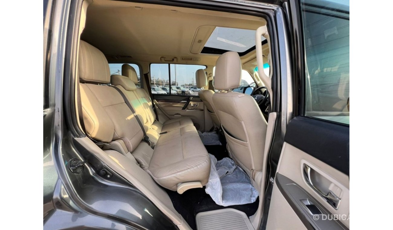 ميتسوبيشي باجيرو 2019 Mitsubishi Pajero GLS 3.8L V6 Sunroof 4X4 Full Option / EXPORT ONLY