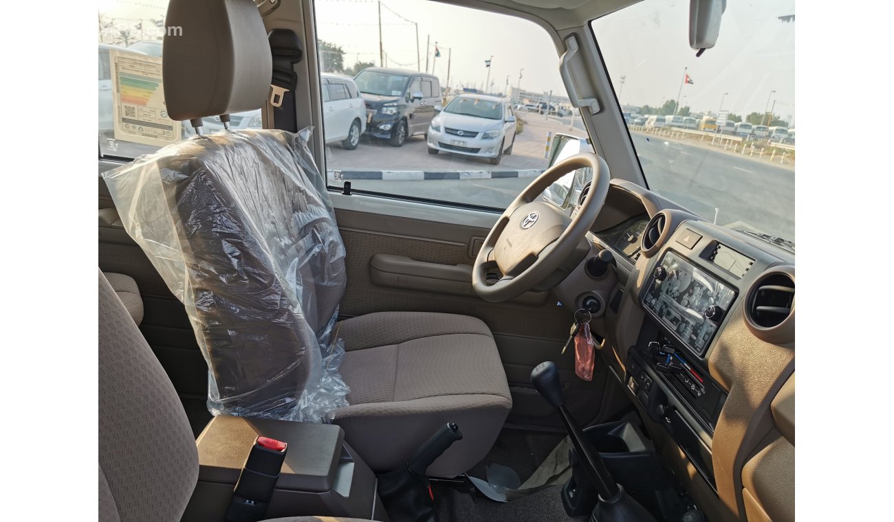 تويوتا لاند كروزر 70 4.5L, 16' Tyre, Central Door Lock System, Power Window, Power Mirror, 4WD Gear Box, CODE-LCWH20