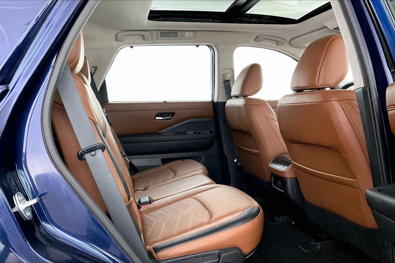 نيسان باثفايندر SL | عرض العيد الحصري | خالية من أضرار الفيضانات