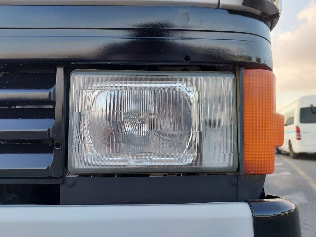 ميتسوبيشي فوسو كانتير MITSUBISHI CANTER TRUCK RHD 1989 MODEL 4.2 L DIESEL MANUAL(PM22881)