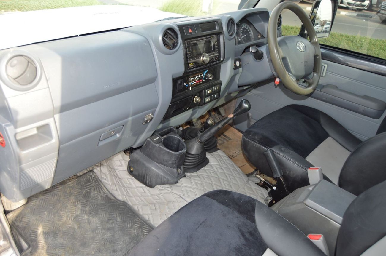 Toyota Land Cruiser Pick Up GX