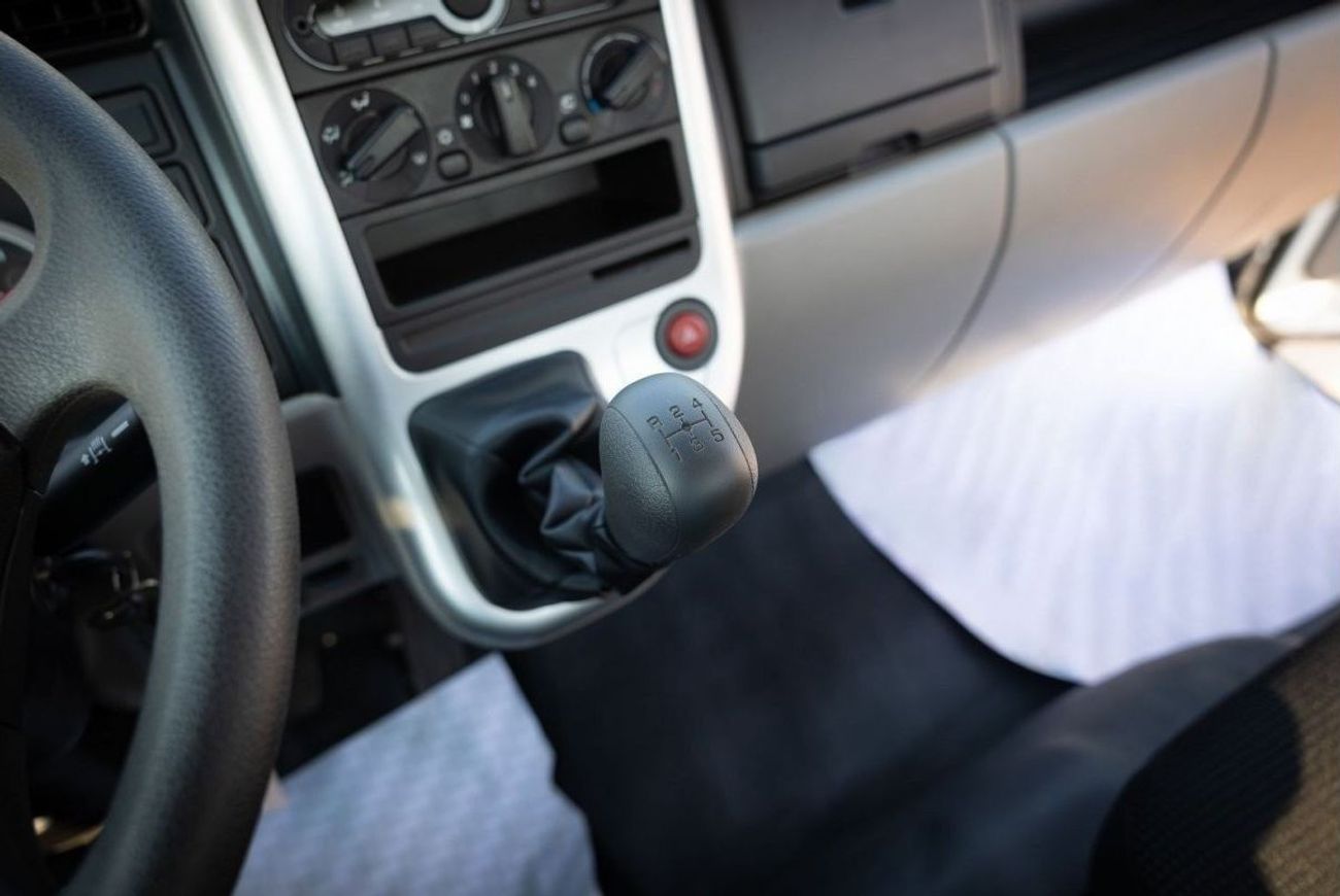 ميتسوبيشي فوسو كانتير Canter 2023 4.2L M/T 4x2 Diesel Short Chassis | 100L Fuel Tank | POWER STEERING