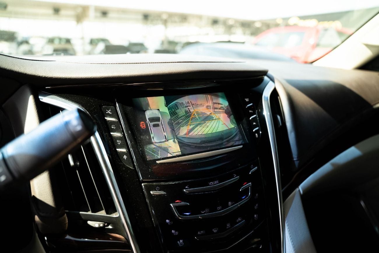 Cadillac Escalade Platinum 6.2L V8 2016 GCC Low Mileage