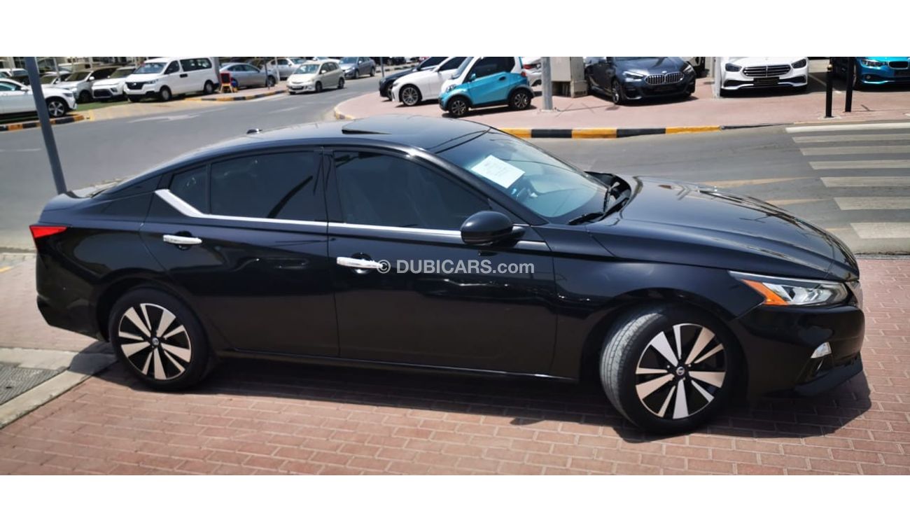 نيسان ألتيما SV