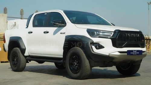 تويوتا هيلوكس Automatic . Diesel . Four Wheel Drive . 5 Seats . 4 Doors - White