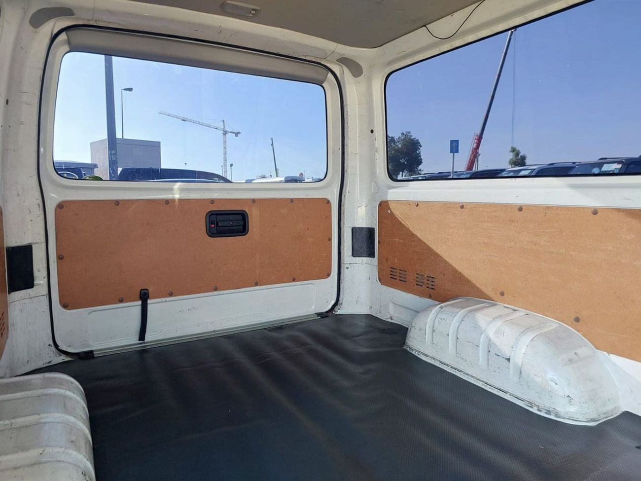 تويوتا هاياس TOYOTA HIACE VAN RHD 2019 MODEL 2.8 L DIESEL AUTOMATIC(PM05162)