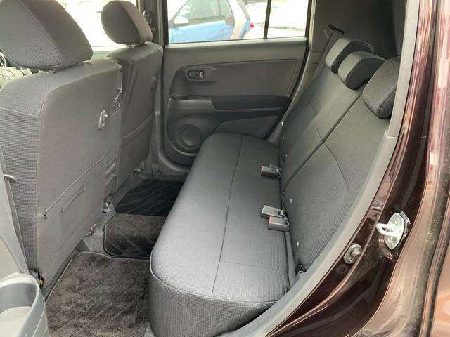 Toyota bB interior - Seats
