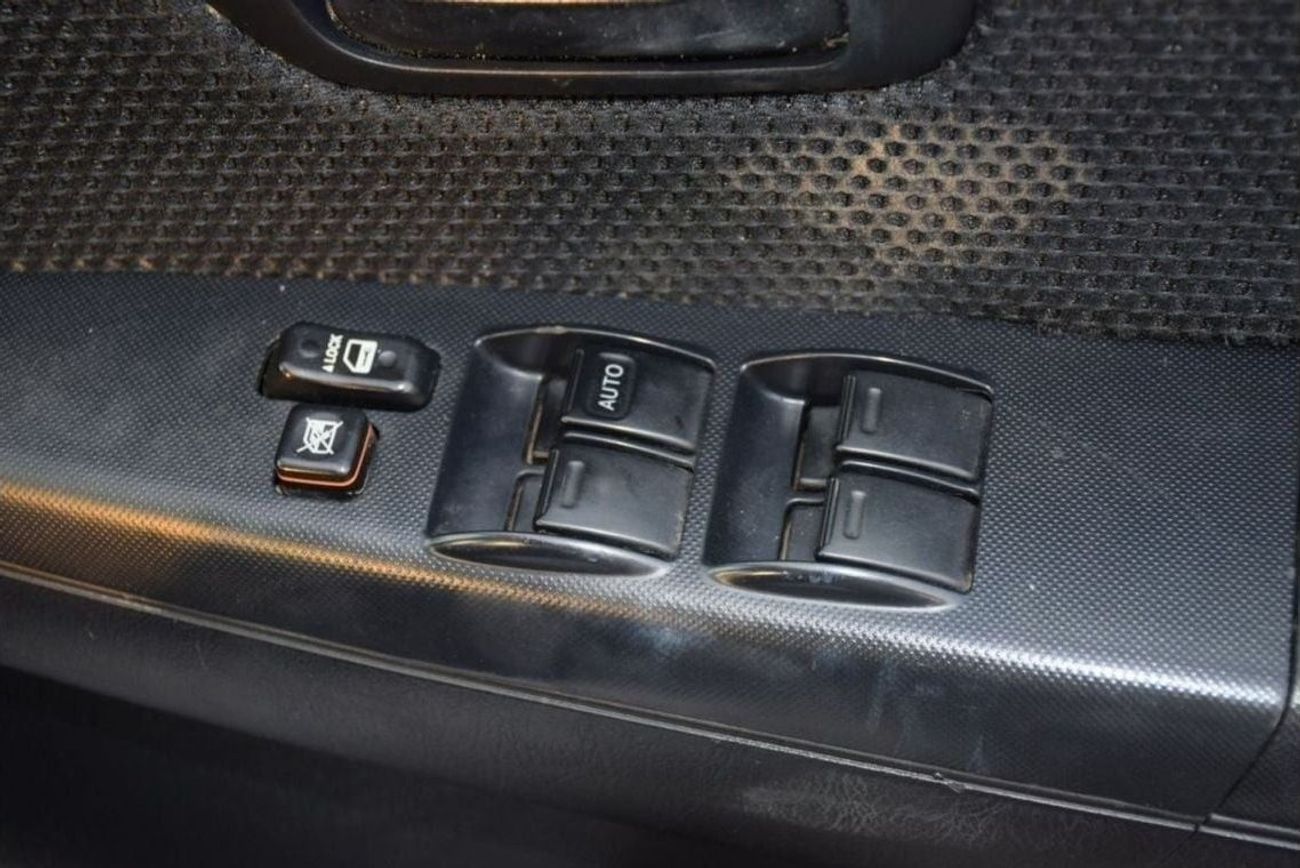 Toyota Hilux 2014 Toyota Hilux pickup, 4dr, 3.0L 4Cyl diesel, manual, four wheel, right hand drive, Australian sp