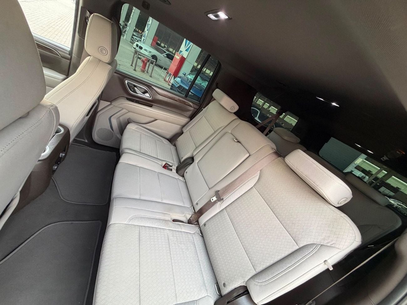 Chevrolet Suburban LT SUBURBAN /V8 5.3L / 7 seater / GCC/NEW SHAPE / Radar/ Blind Spots/ LINE ASSIST