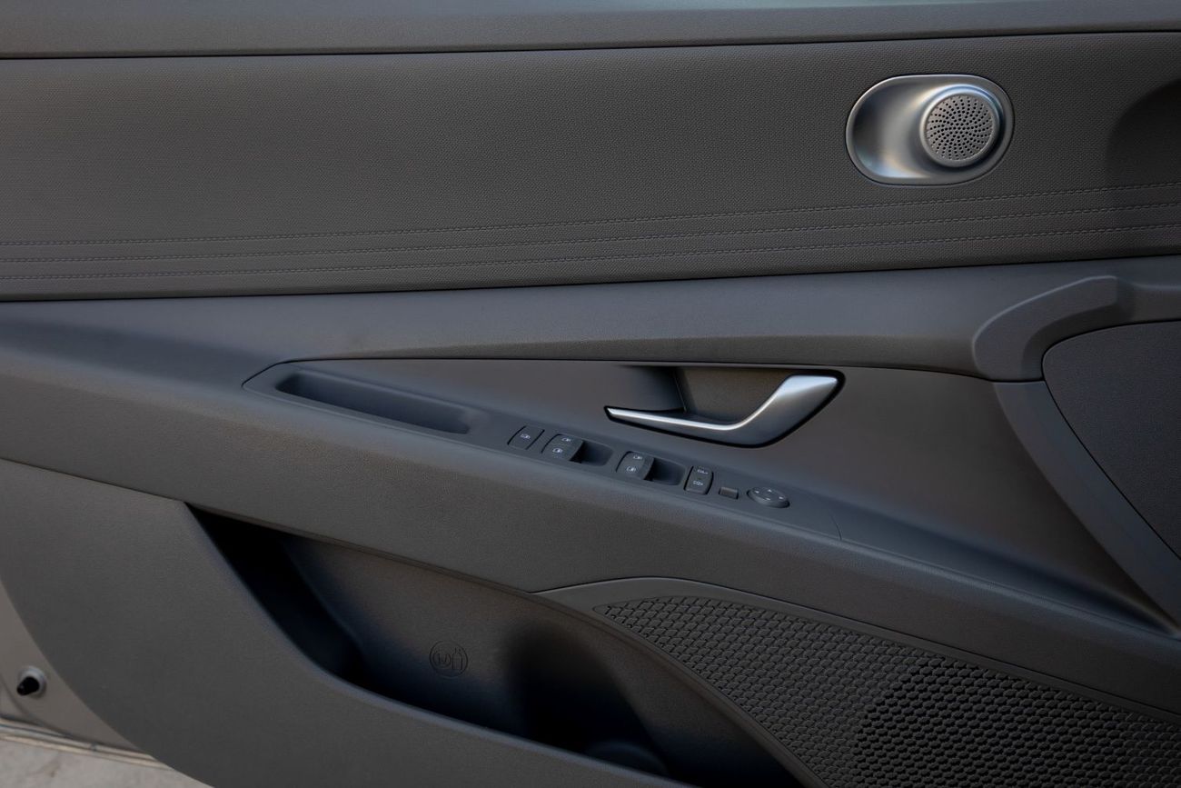 هيونداي إلانترا Smart 1.6L