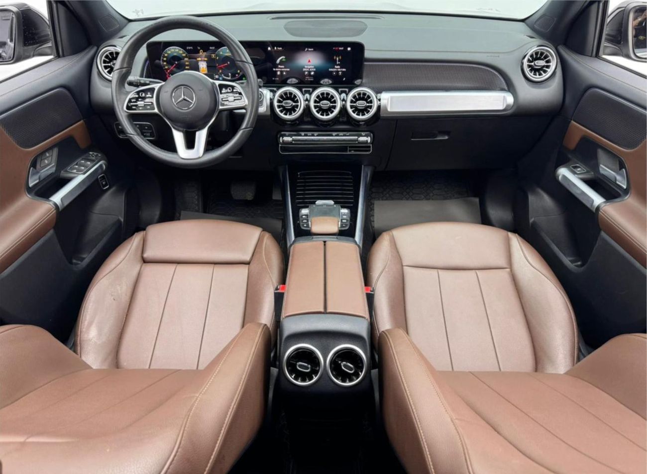 Mercedes Benz GLB220