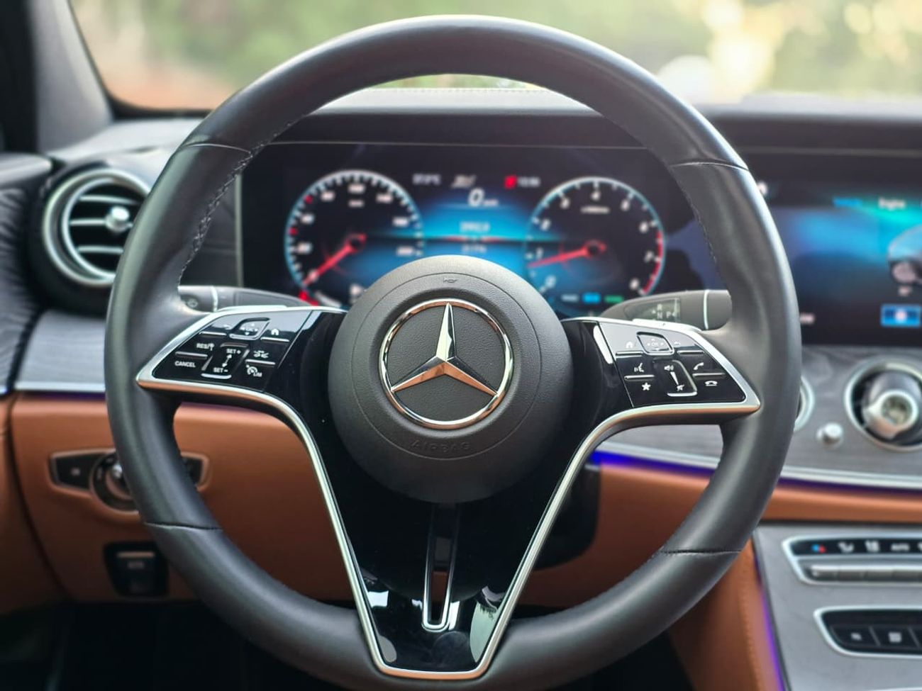 مرسيدس بنز E 350 MERCEDES E-350 KOREAN 2022 ORGINAL PAINT // ACCIDENT FREE // PERFECT CONDITION // LOW MILEAGE