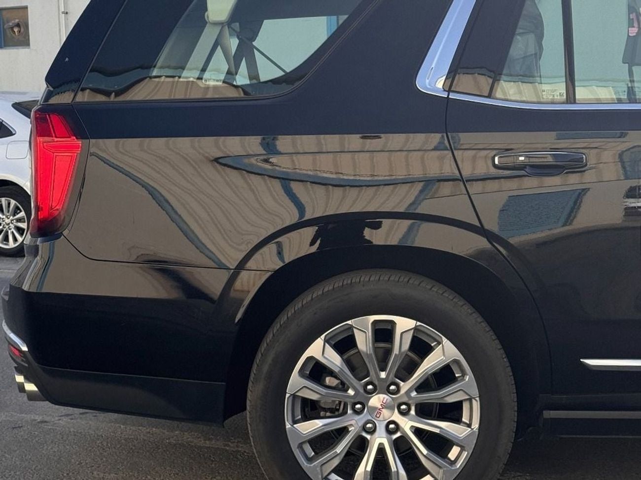 جي أم سي يوكون GMC Yukon Denali RHD Full Conversion