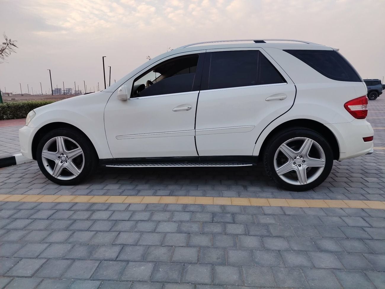 Mercedes-Benz ML 350 Mercedes 4 MATIC, AMG ML 350 model 2010 GCC