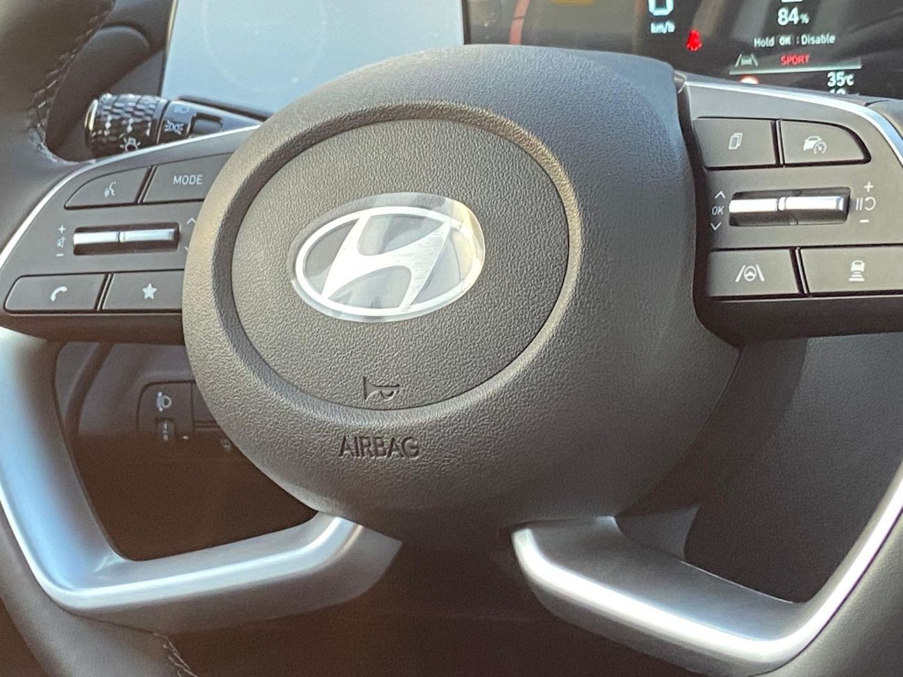 هيونداي إلانترا هيونداي النترا CN 7 LUXURY موديل: 2024 الممشي : 0  السعر : 77.000 درهم  مواصفات خليجية  فل اوبشن  4