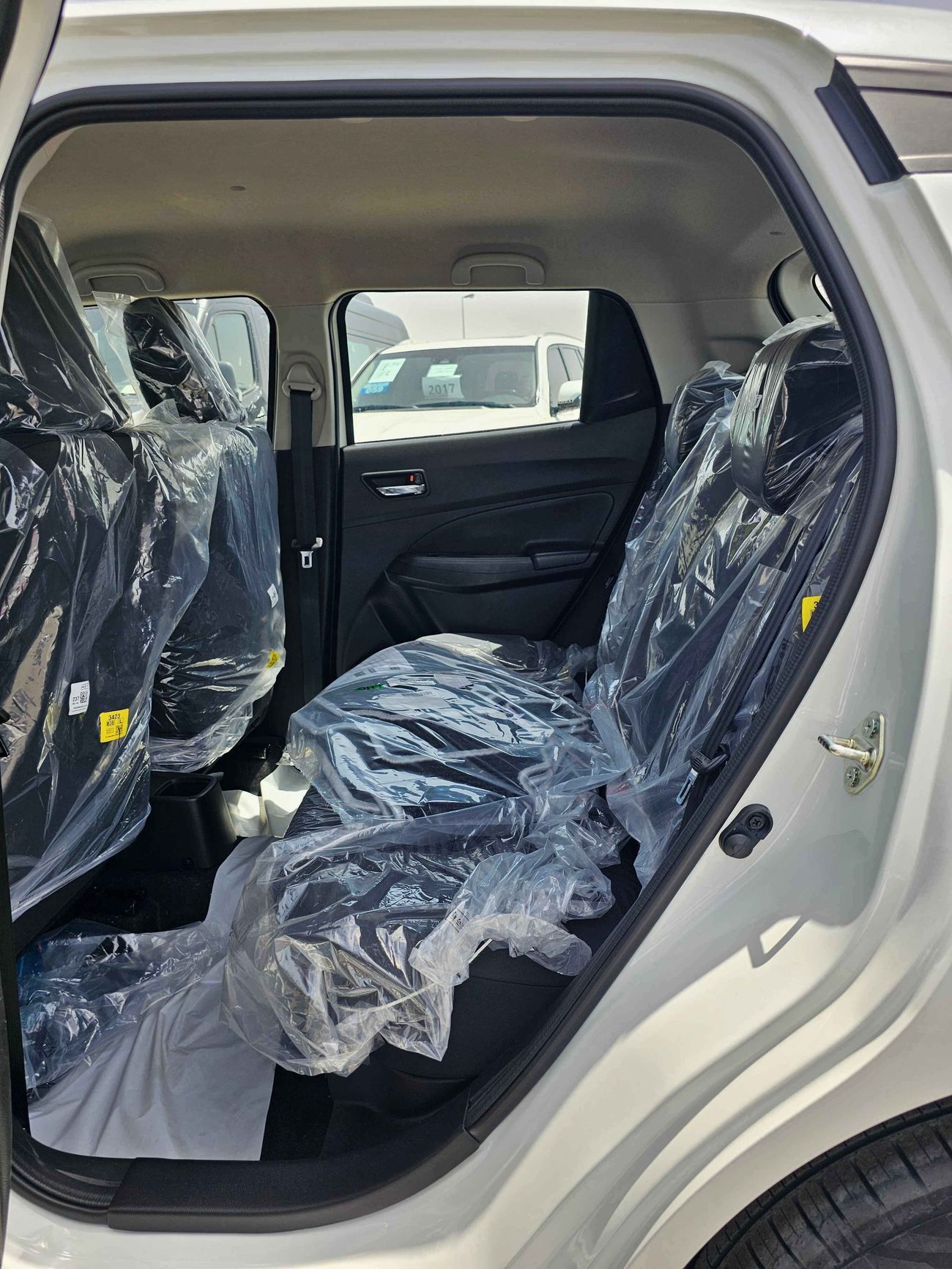 سوزوكي سويفت GLX, 1.2L PETROL / PUSH START / REAR PARKING SENSOR / "15" WHEELS (CODE # SGLXM)