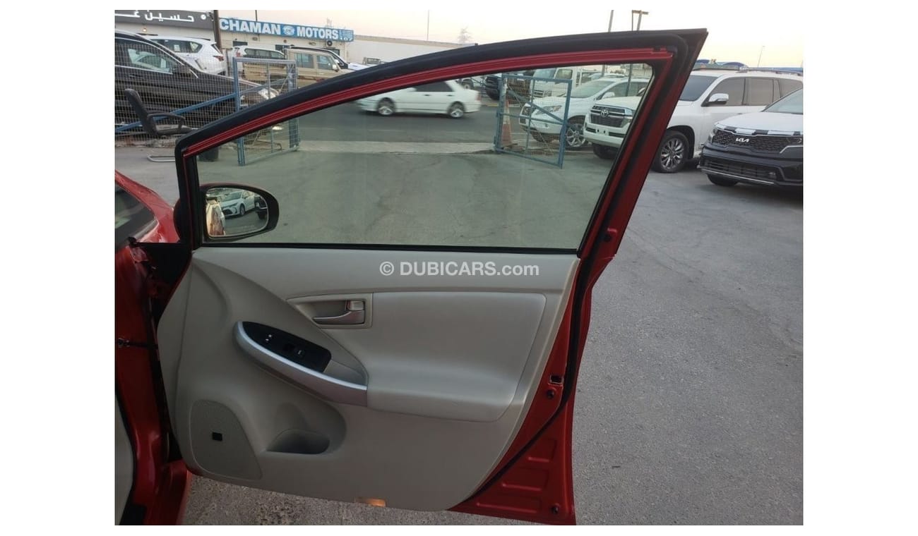 تويوتا برياس 1.8L hybrid  2014