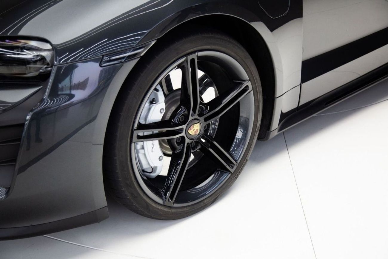 بورش تايكان 4S