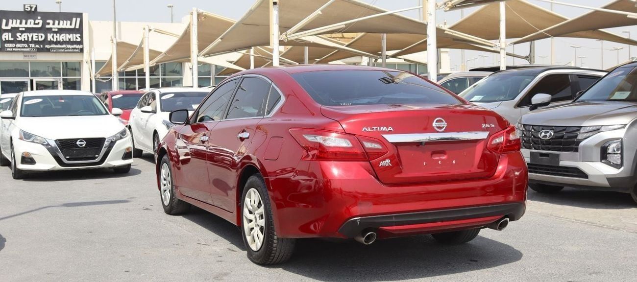 نيسان ألتيما نيسان ألتيما 2018 خليجى بحاله ممتازه ممشى 123000 كم بمحرك سعته 2500سى سى بسعر 35000درهم